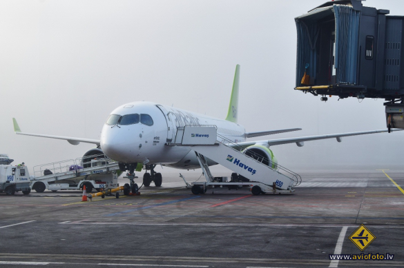 Bombardier CSeries CS300 (BD-500-1A11)